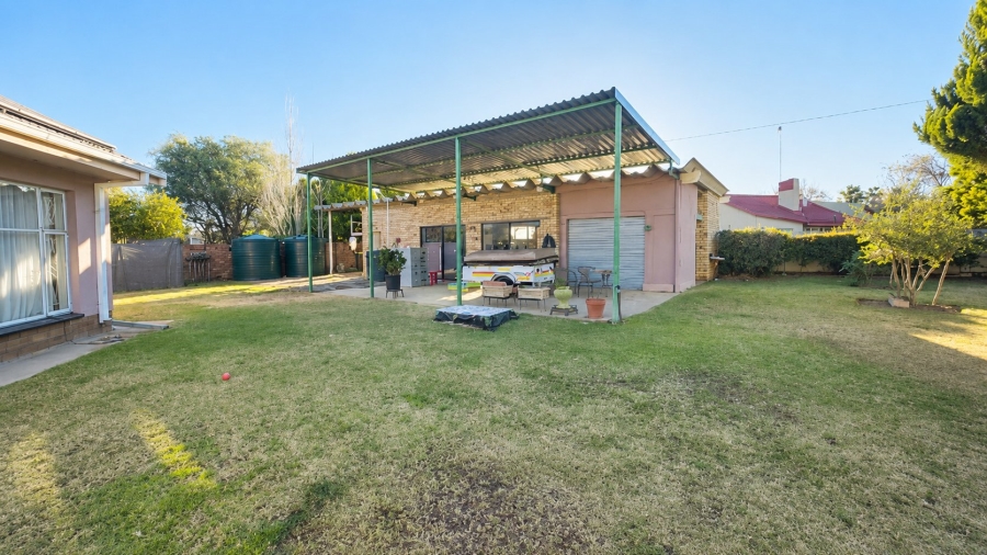 4 Bedroom Property for Sale in Flamwood North West